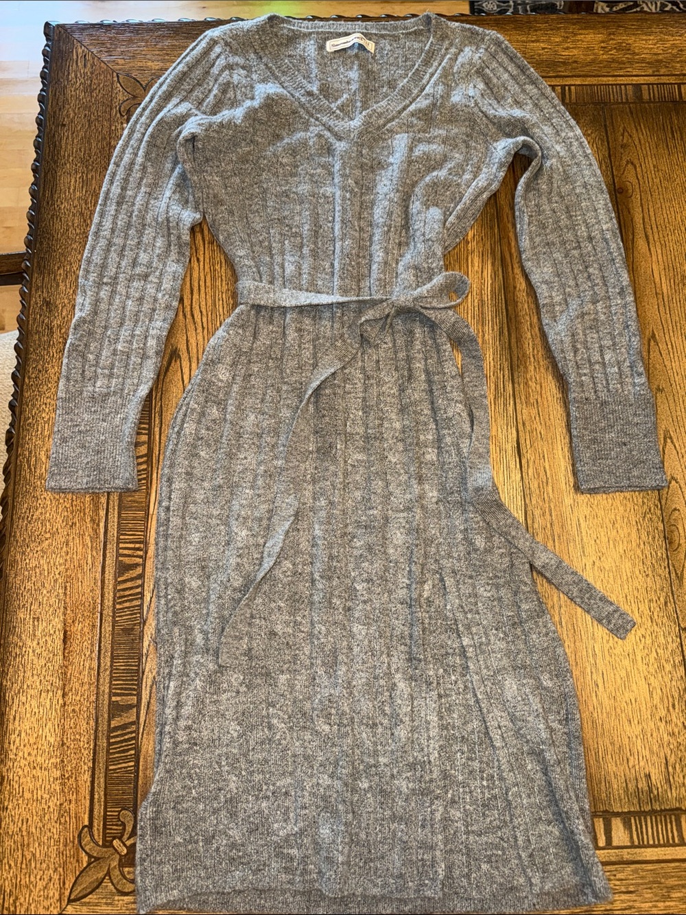 Abercrombie & Fitch Ribbed V-Neck Long Sleeve Belted Sweater Dress-Side Slit